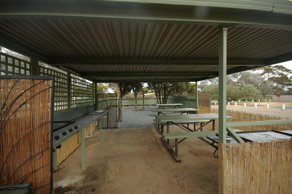 Acclaim Gateway Caravan Park Dundas Екстериор снимка