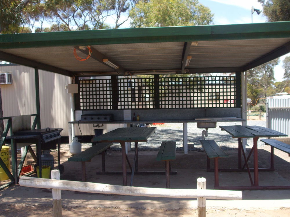 Acclaim Gateway Caravan Park Dundas Екстериор снимка