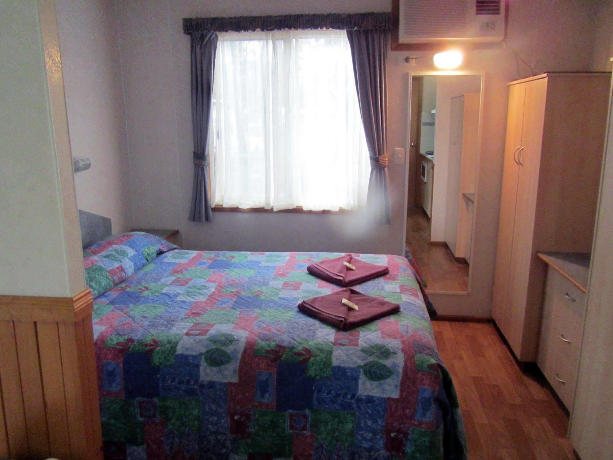 Acclaim Gateway Caravan Park Dundas Екстериор снимка
