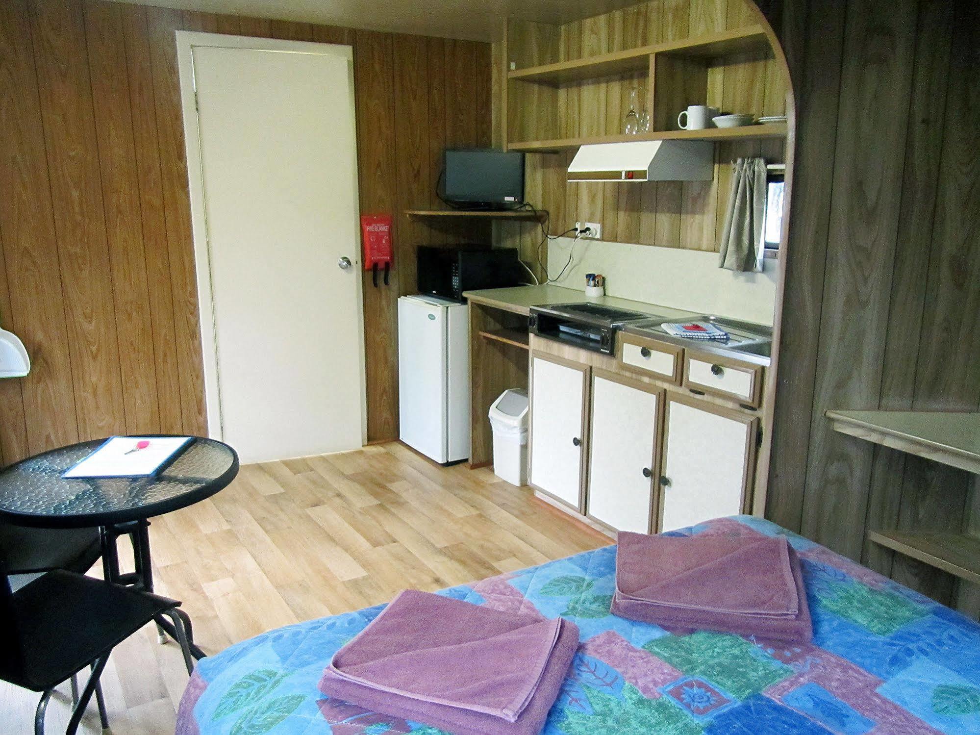Acclaim Gateway Caravan Park Dundas Екстериор снимка